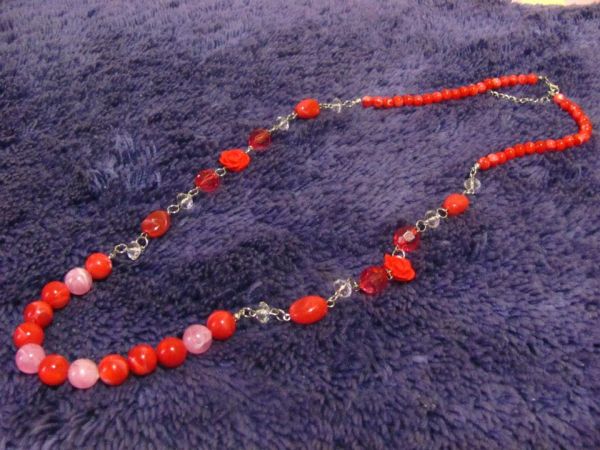 Colar com florzinhas